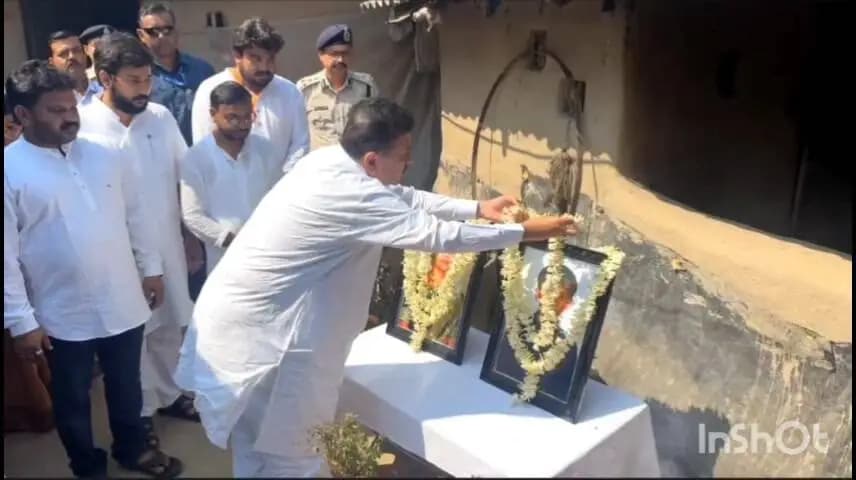 জামালপুর: চোর বাগান কাণ্ডে মৃত পরিবার কে আর্থিক সহায়তা প্রদান মুখ্যমন্ত্রীর