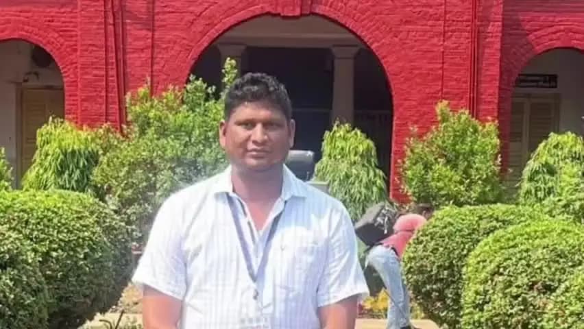 আড়শা: পূজো দেখে বাড়ি ফেরার পথে মর্মান্তিক পথ দুর্ঘটনা,মৃত্যু হলো আড়সা পঞ্চায়েত সমিতির সভাপতির,গুরুতর জখম স্ত্রী ও দুই সন্তান