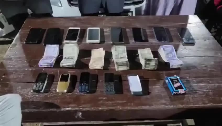 दर्यापूर: जुगार अड्ड्यावर स्थानिक गुन्हे शाखेचा छापा;१३ जणांवर गुन्हा दाखल,९ लाख ३३ हजार ४५० रुपयांचा मुद्देमाल जप्त