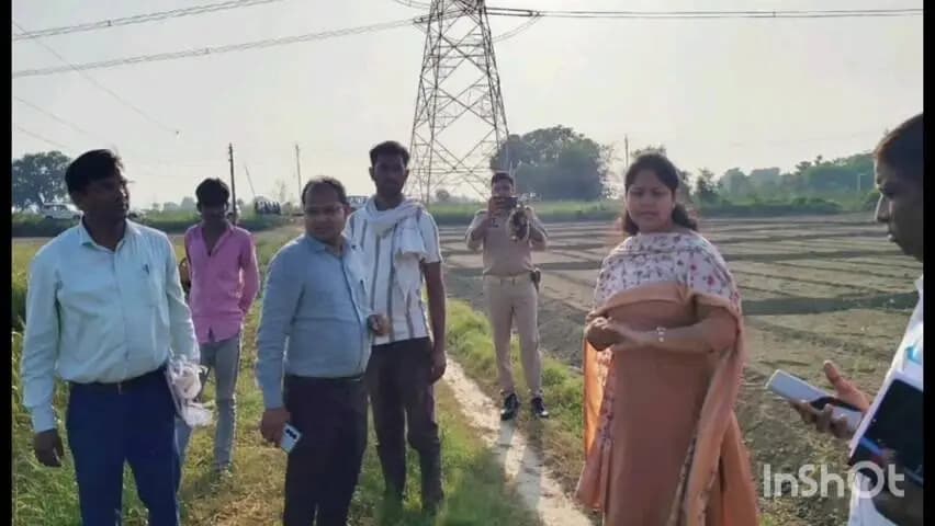 भोगांव: SDM ने उदयमपुरनरैनी में फसल कटाई प्रयोग का निरीक्षण किया, PM फसल बीमा योजना के तहत अधिकारियों के साथ किया मुआयना