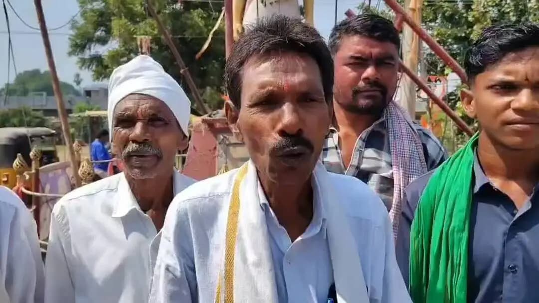 అసిఫాబాద్: ఆదివాసి సర్పంచ్ పై దాడిని ఖండించిన ఆదివాసీ నాయకులు