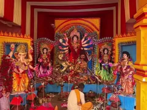 ମାଲକାନଗିରି: ପଦ୍ମଗିରି ଦୁର୍ଗାପୂଜା ମଣ୍ଡପରେ ଆଧ୍ୟାତ୍ମିକ ମାହୋଲ୍: ମା’ଙ୍କ ଆଶୀର୍ବାଦ ନେଲେ ବିଧାୟକ ଓ ଶ୍ରଦ୍ଧାଳୁ