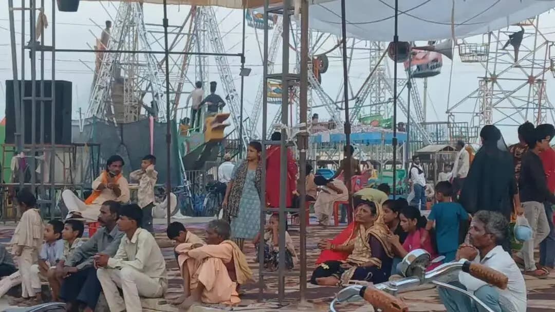 कुरावली में भव्य रामलीला की शुरुआत हो गई आज माता शबरी और बाली वध की लीला दिखाई जाएगी