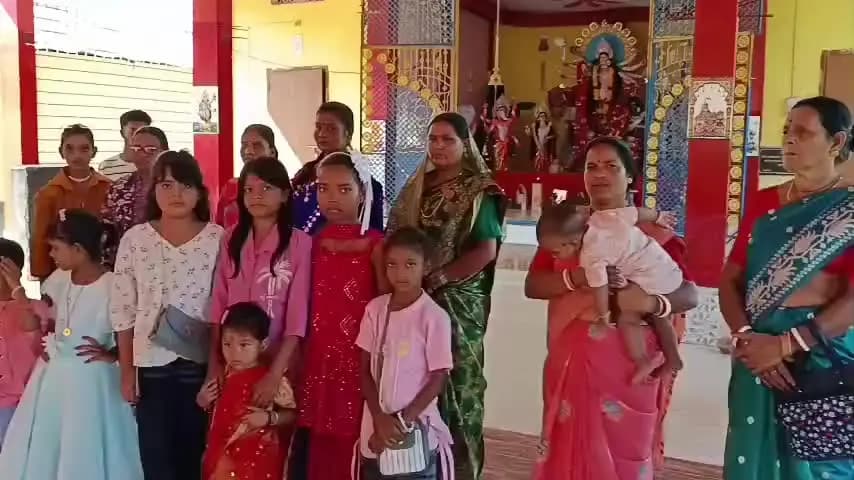 তেজপুৰ: ঠেলামৰা ৰাজহচক্ৰ এলেকাৰ বাঁহবেৰাত অনুষ্ঠিত হৈছে ৭৭ সংখ্যক শাৰদীয় দুৰ্গা পূজা