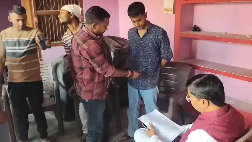 सुल्तानगंज: नौकरी की उम्मीद में अटके युवाओं ने भाजपा नेता से की मुलाकात, CM सम्राट चौधरी से रिक्त सीटों पर नियुक्ति की गुहार