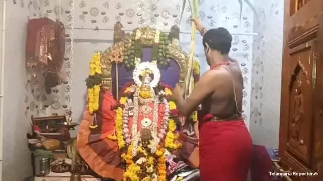రామగుండం: పవర్ హౌస్ దుర్గాదేవి ఆలయంలో ప్రత్యేక పూజలు., నవరాత్రి ముగింపు సందర్భంగా అమ్మవారికి విశేష అలంకరణ భక్తులకు దర్శన భాగ్యం