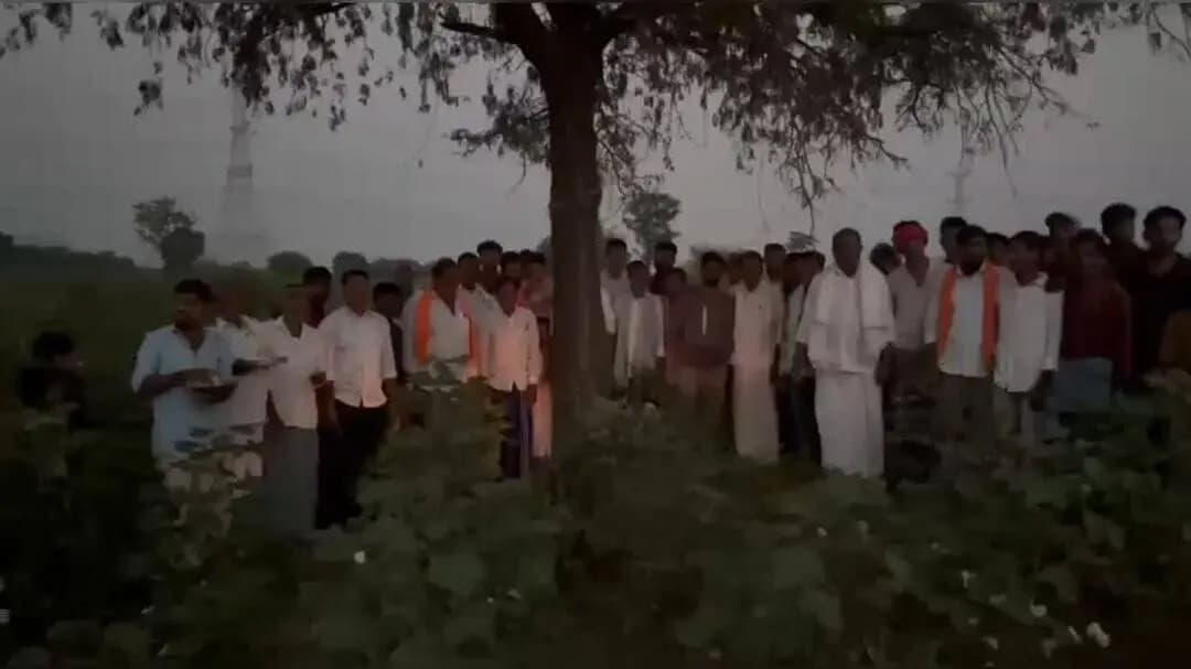 అసిఫాబాద్: రాజురలో భక్తిశ్రద్ధలతో జమ్మి పూజలు