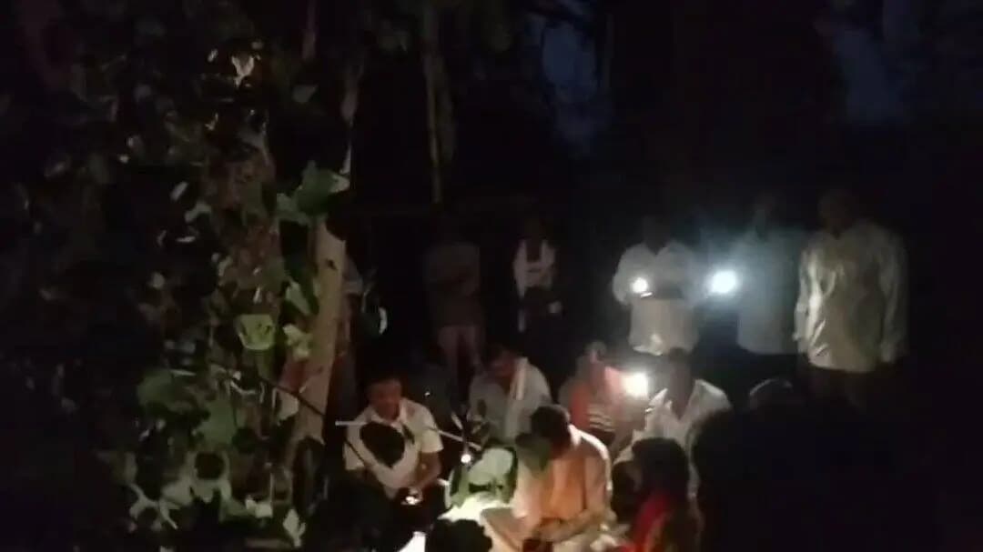 అసిఫాబాద్: కెరమెరిలో ఘనంగా జమ్మి చెట్టుకు పూజలు