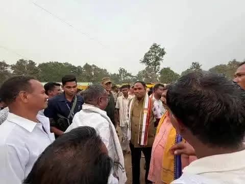 ମାଲକାନଗିରି: କୋଟାମେଟା ଦୁର୍ଗାପୂଜା ପୀଠରେ ଉତ୍ସବମୁଖର ପରିବେଶ: ବିଧାୟକଙ୍କ ଉପସ୍ଥିତିରେ ଜମିଲା ଶ୍ରଦ୍ଧାଳୁଙ୍କ ଭିଡ଼