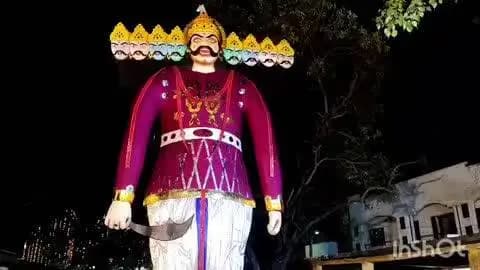 लवन: लवन में 50 फीट ऊंचे रावण का दहन, असत्य पर सत्य की जीत का पर्व पुलिस प्रशासन की कड़ी सुरक्षा में हुआ आयोजन
