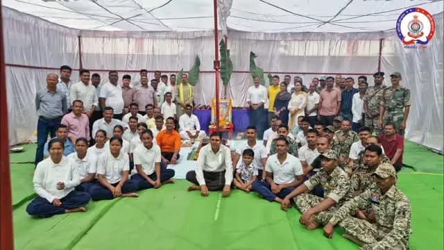 विजयदशमी के पावन अवसर पर पुलिस लाइन गरियाबंद में हुआ पारंपरिक शस्त्र पूजन
🚨पुलिस अधीक्षक वेदव्रत सिरमौर सहित वरिष्ठ पुलिस अधिकारियों ने की जिले की सुख-समृद्धि और शांति की कामना।
#shastrapujan #gariyaband #public