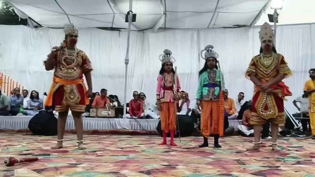 भाटापारा: भाटापारा में धूमधाम से मनाया गया विजयदशमी पर्व, रावनभाटा मैदान में हुआ भव्य रावण दहन