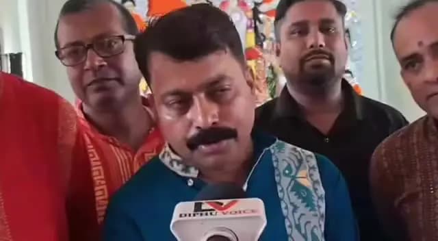 ডিফু: মহানৱমী উপলক্ষে আজি সীতলাবাৰী দুৰ্গাপূজা সমিতিয়ে ভক্তসকলৰ মাজত আনন্দ উল্লাস