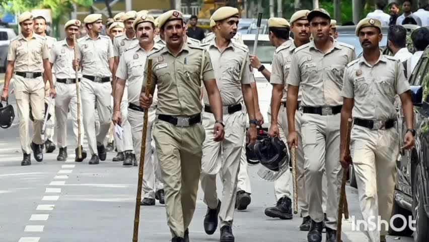करावल नगर: बवाना में छीना-झपटी का आरोपी पकड़ा, दो मोबाइल और बाइक बरामद