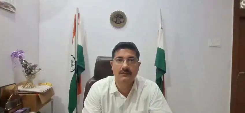 ➡️ ओंकारेश्वर विकास योजना के संबंध में मंगलवार को आयोजित बैठक के बाद कलेक्टर श्री ऋषव गुप्ता ने दी महत्वपूर्ण जानकारी।
"आपसी सहमति और सर्वसम्मति के साथ ओंकारेश्वर में किए जाएंगे विकास कार्य"
Jansampark Madhya Pradesh
General Administration Department, MP
Department of Culture, Madhya Pradesh
#omkareshwar
#khandwa