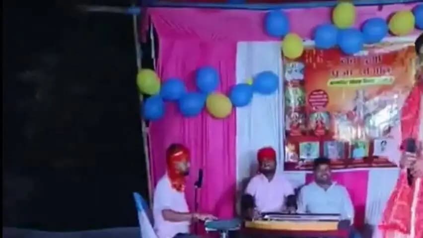 ओबरा: लोकन बीघा में भव्य भंडारा एवं भक्ति जागरण का आयोजन, भोजपुरी कलाकारों ने बांधा समां
