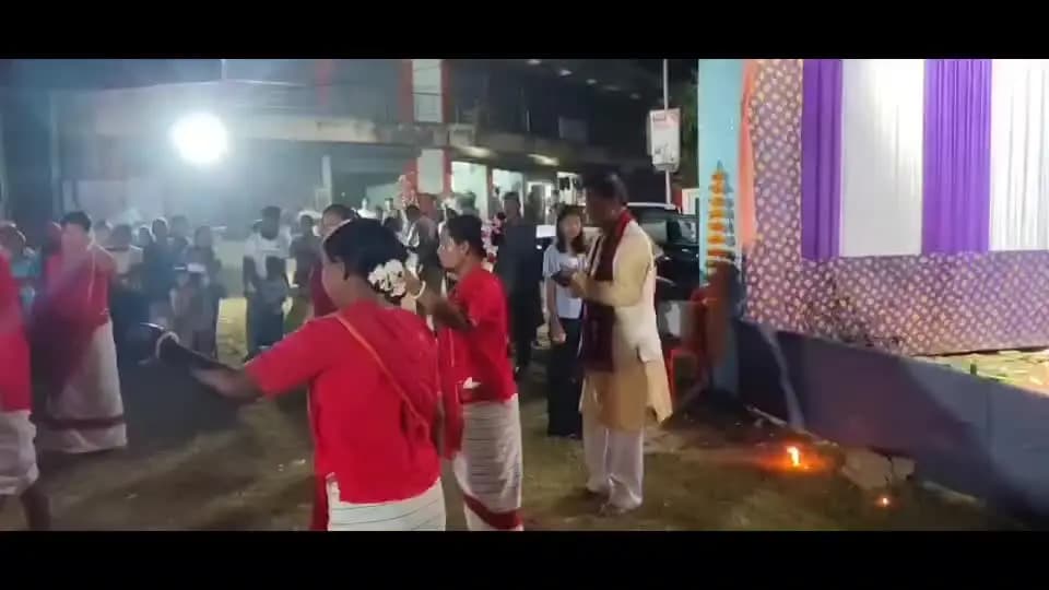 উদয়পুর: মহা নবমী পুণ্যলগ্নে বাগমা বিধানসভা অন্তর্গত কিল্লা দুর্গা পূজা মা দুর্গার আশীর্বাদ লাভ করে বিধায়ক