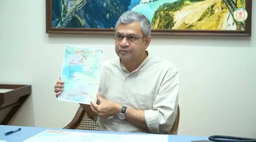 रायपुर से कुरूद तक पहले नैरो गेज रेल लाइन थी, जिसे अब ब्रॉड गेज में परिवर्तित किया गया है। वहीं, कुरूद से धमतरी तक रेल लाइन का कार्य भी जारी है, जिससे क्षेत्र में रेल कनेक्टिविटी को और बेहतर बनाया जा सकेगा।
- श्री अश्विनी वैष्णव, केंद्रीय रेल मंत्री
@RailMinIndia
#RailInfra4Chhattisgarh #Chhattisgarh #RailwayDevelopment