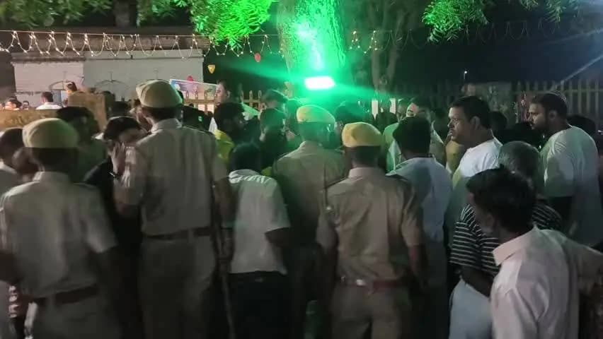 आबू रोड: आबूरोड में रावण दहन के दौरान चोरों का आतंक, महिला की सोने की चेन और मंगलसूत्र चोरी, रेलवे ग्राउंड में भीड़ के बीच वारदात