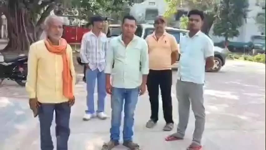 बिहार: हरनौत थाना क्षेत्र के पोरैई गांव में गली में बाइक खड़ी करने को लेकर हुए विवाद में एक व्यक्ति की गोली मारकर हत्या