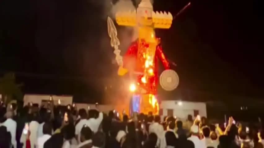 चांद: चांद में 21 फीट के रावण का दहन, भजन संध्या में झूमे श्रद्धालु