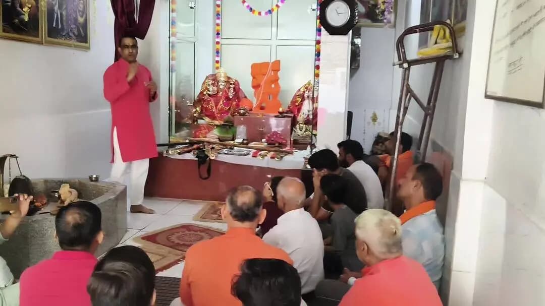 श्री संकट मोचनं बाला जी मन्दिर में शस्त्र पूजन का कार्यक्रम विजय दशमी के अवसर पर मनाया गया