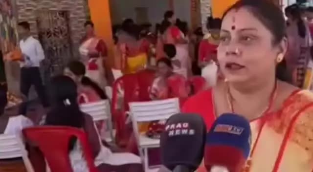 ডিফু: বকলীয়াঘাটৰ দুৰ্গা মন্দিৰত উখলমাখল পৰিবেশ,বকলীয়াঘাটত প্ৰতি বছৰৰ দৰে এইবেলিও অনুষ্ঠিত কৰা হয় পৰম্পৰাগত সেন্দুৰ খেল