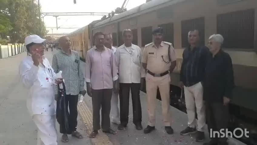 જૂનાગઢ: સોમનાથ થી હરિદ્વાર જતી વિશેષ ટ્રેન ફરી શરૂ , જૂનાગઢમાં મધુર સોશિયલ ગ્રુપ દ્વારા કરાયું સ્વાગત