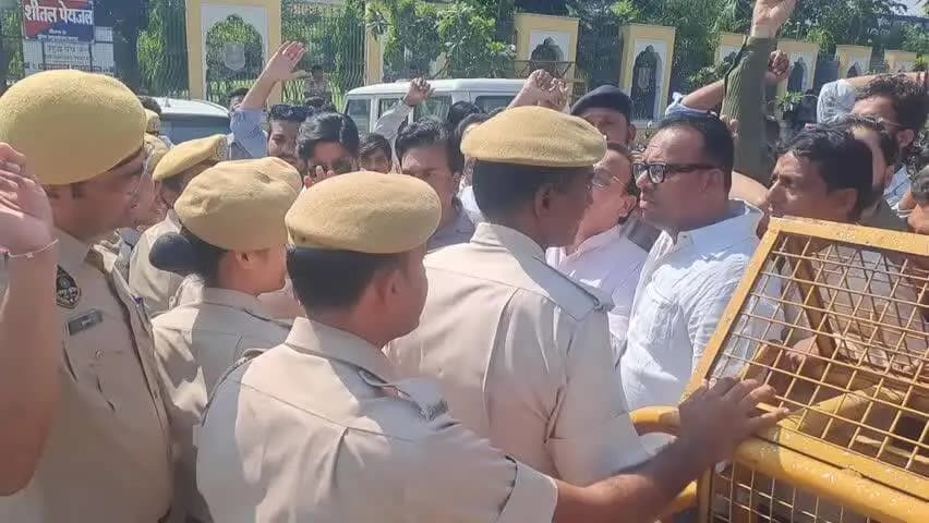 सांगानेर: जयपुर कमिश्नरेट में 42 घंटे से चल रहा कांग्रेस का धरना समाप्त, पुलिस ने रितु बराला मामले में जीरो FIR करने से किया इनकार