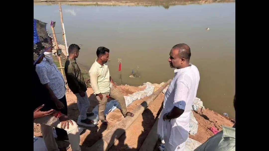 শিলচর: কাটিগড়ায় বিসর্জনঘাট পরিদর্শন করেন এলাকার বিধায়ক