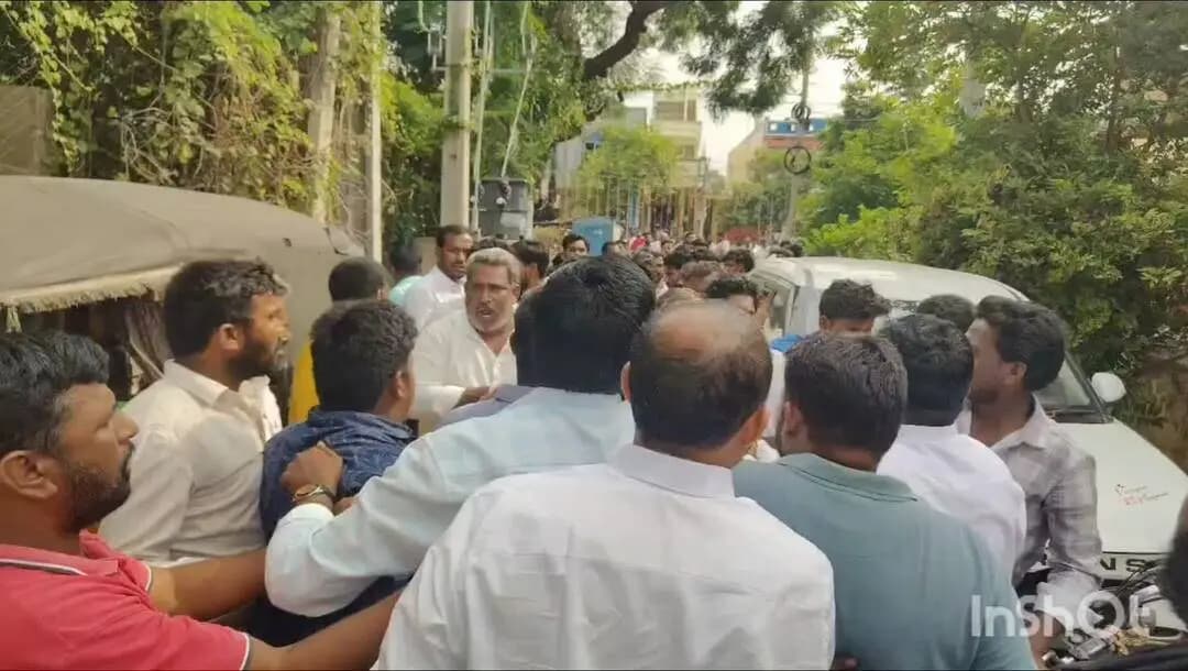 బాపట్ల: అద్దంకిలో 32 వార్డులో వైసిపి నామినేషన్ తిరస్కరణతో ఉద్రిక్తత