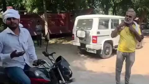दतिया नगर: शहर में यातायात पुलिस ने बिना नंबर और ओवरलोड तीन पहिया वाहनों की धरपकड़ के लिए लगाई चेकिंग