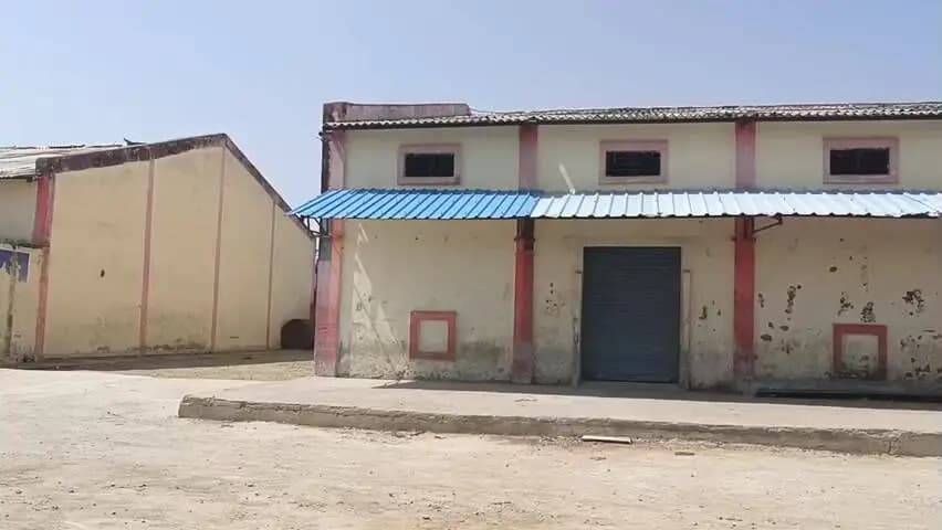 अंबाह: ई-टोकन बना किसानों की परेशानी! खाद उठाव का मैसेज आया, अंबाहगोदाम से खाली हाथ लौटे किसान