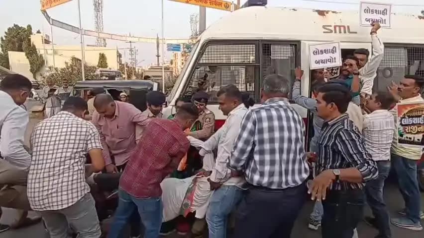 ભાવનગર શહેર: ગધેડીયા ગ્રાઉન્ડ ખાતે કોંગ્રેસ દ્વારા વોટ ચોર કાર્યક્રમ, જ્ઞાનેશ કુમાર વિરુદ્ધ વિરોધ પ્રદર્શન યોજાયું