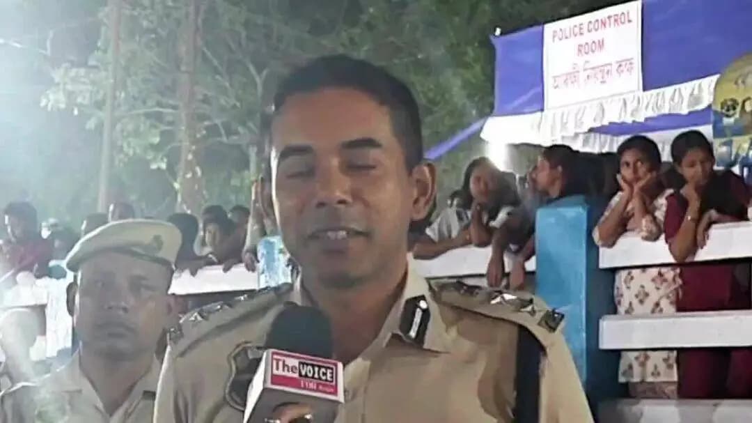 পশ্চিম যোৰহাট: পূজা ডুবি ঘাট পৰিদৰ্শন জিলাৰ জ্যেষ্ঠ আৰক্ষী অধীক্ষকৰ