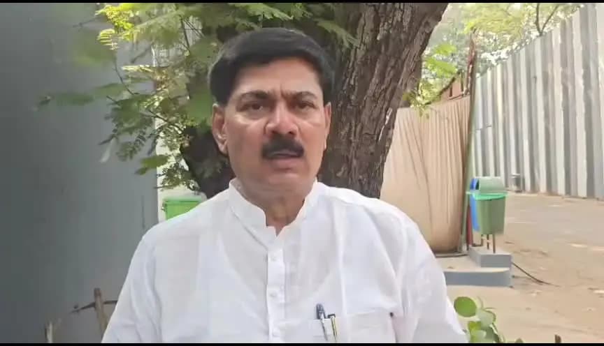 पैठण: टेंडर सम्राट मनोज जरांगे पाटील यांनी आज नारायणगडावरून 500 कोटी रु चा वाह्यात दावा केला आहे त्याला उत्तर !