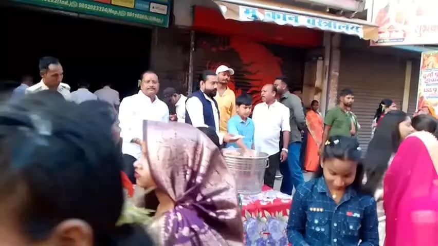 फारबिसगंज: फारबिसगंज में दुर्गा पूजा शांति व सौहार्द के वातावरण में सम्पन्न, महिलाओं ने सिन्दूर खेला की रस्म निभाई