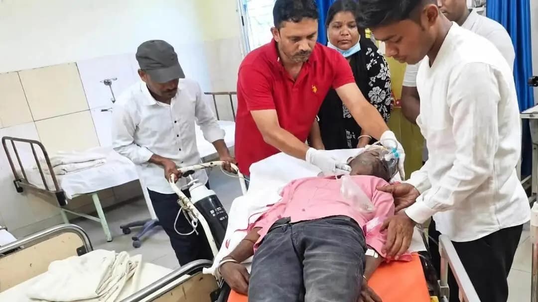 बेरमो: फार्म टांड़ में सड़क हादसा, दो युवक गंभीर रूप से घायल, बोकारो रेफर