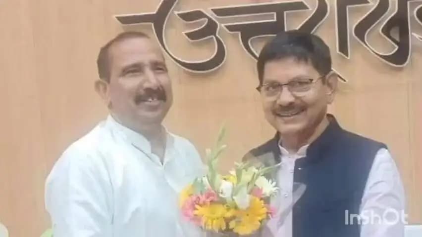 नैनीताल: देहरादून में भाजपा जिला कार्यकारिणी सदस्य डॉ. भुवन चंद आर्य ने प्रदेश संगठन महामंत्री फणीन्द्र नाथ शर्मा से की शिष्टाचार भेंट
