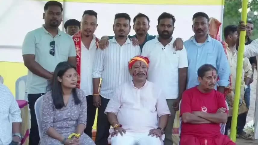 সাপেখাতী: দেৱীৰ বিদায় বেলাত মাহমৰাৰ বিধায়ক সূৰুয দিহিঙীয়াৰ শুভেচ্ছা বাৰ্তা।