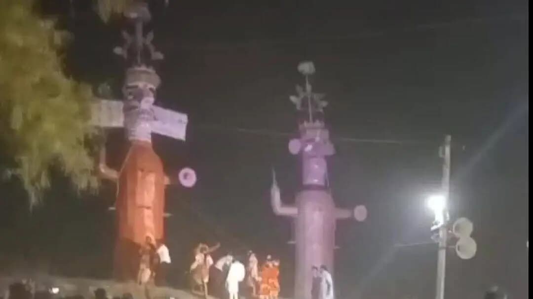 महावन: महावन में धूमधाम से हुआ रावण दहन, असत्य पर सत्य की हुई विजय, बुराई पर अच्छाई का प्रतीक विजयदशमी