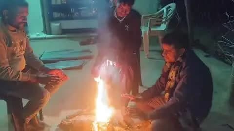 प्रेमनगर: सूरजपुर जिले के पहाड़ी अंचल क्षेत्र में ठंड का सिलसिला जारी, ग्रामीण सुबह शाम ले रहे हैं आग का सहारा