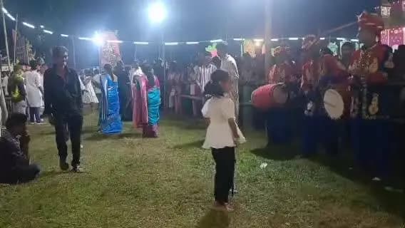 সাব্রুম: সাব্রুম নগর পঞ্চায়েতের উদ্যোগে দশমীতে সাব্রুমে ছোট ছোট শিশুদের মধ্যে আরতি প্রতিযোগিতা অনুষ্ঠিত হয়