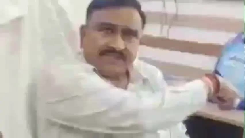 पटियाली: पटियाली BDO का वायरल वीडियो, 10 में से 5% ही बचता है, DM-CDO तक कमीशन के तार जुड़ने के दावे से हड़कंप
