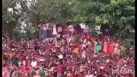 महुआ: महुआ के गोविंदपुर सिंघाड़ा शक्तिपीठ में दुर्गा मैया की प्रतिमा का विसर्जन, हजारों श्रद्धालुओं के जयकारे