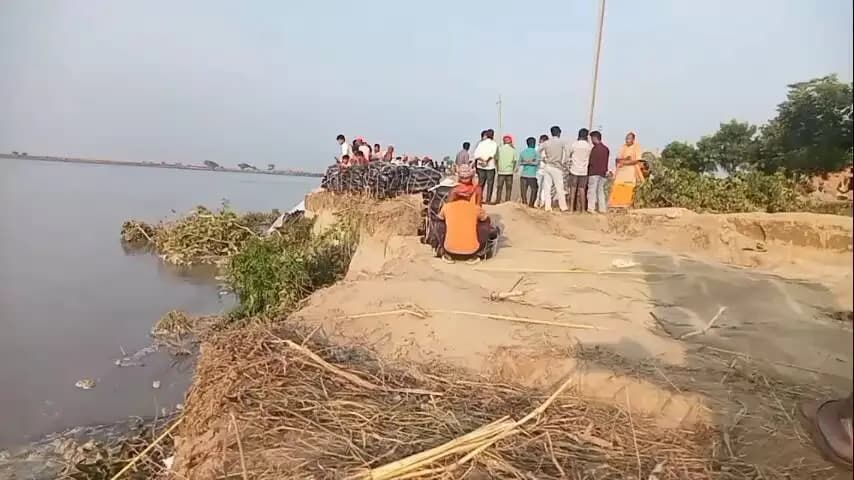बांसडीह: महराजपुर गाँव के नाहर छपरा के समीप सरयू नदी की तेज धारा से ग्रामीणों में दहशत, खौफ में जीने को हुए मजबूर