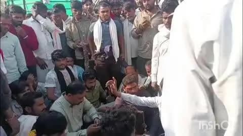 डबरा: कृषि उपज मंडी के बाहर किसानों का हंगामा टोकन पर्ची न मिलने से आक्रोशित किसानों ने सड़कों पर लगाया जाम।