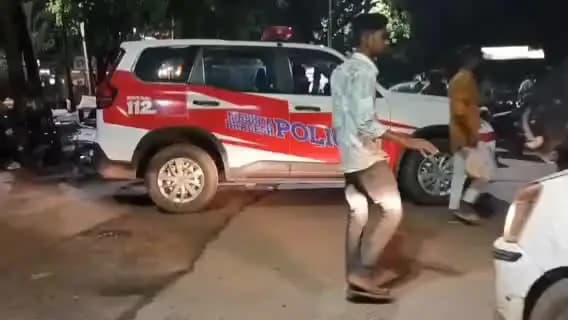 जबलपुर: गढ़ा थाने के पास दशहरा चल समारोह में चाकूबाजी, युवक और बीच-बचाव करने पहुंचे SI घायल हुए