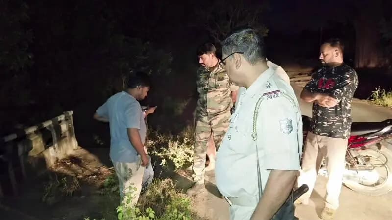 मंडरो: मिर्जाचौकी में पहाड़ के पास मिली नाबालिग बच्ची, पुलिस ने शुरू की जांच