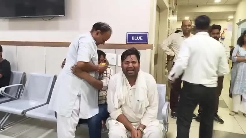 मेरठ: मेरठ के नमो हॉस्पिटल में पूर्व प्रधान की मौत पर हंगामा, RLD विधायक भी पहुंचे, अधिकारियों ने कार्रवाई का दिया भरोसा